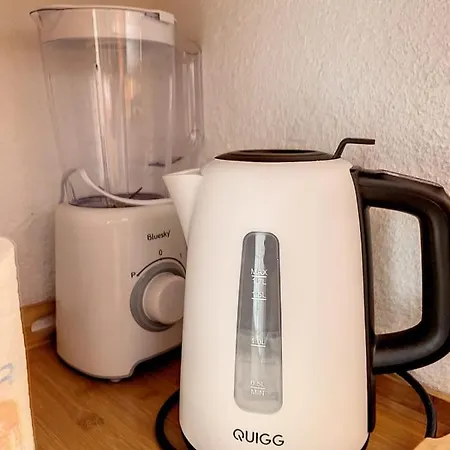 As 50 - Les Bateaux Au Bord De L'eau