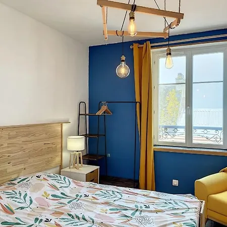 As 50 - Les Bateaux Au Bord De L'eau *