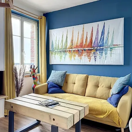 As 50 - Les Bateaux Au Bord De L'eau