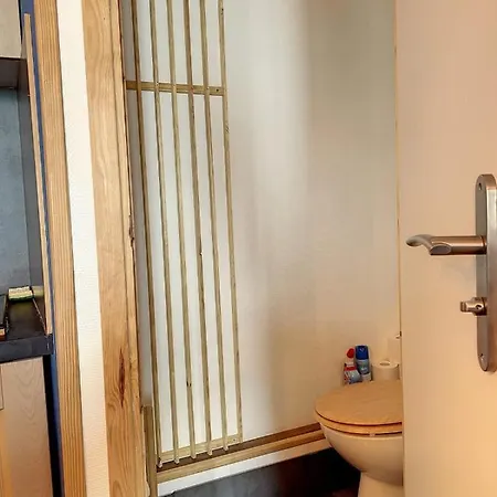 As 50 - Les Bateaux Au Bord De L'eau *